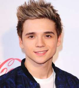 Elyar Fox